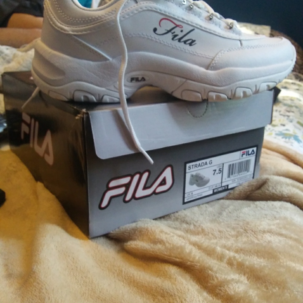 Filas - Picture 2 of 2